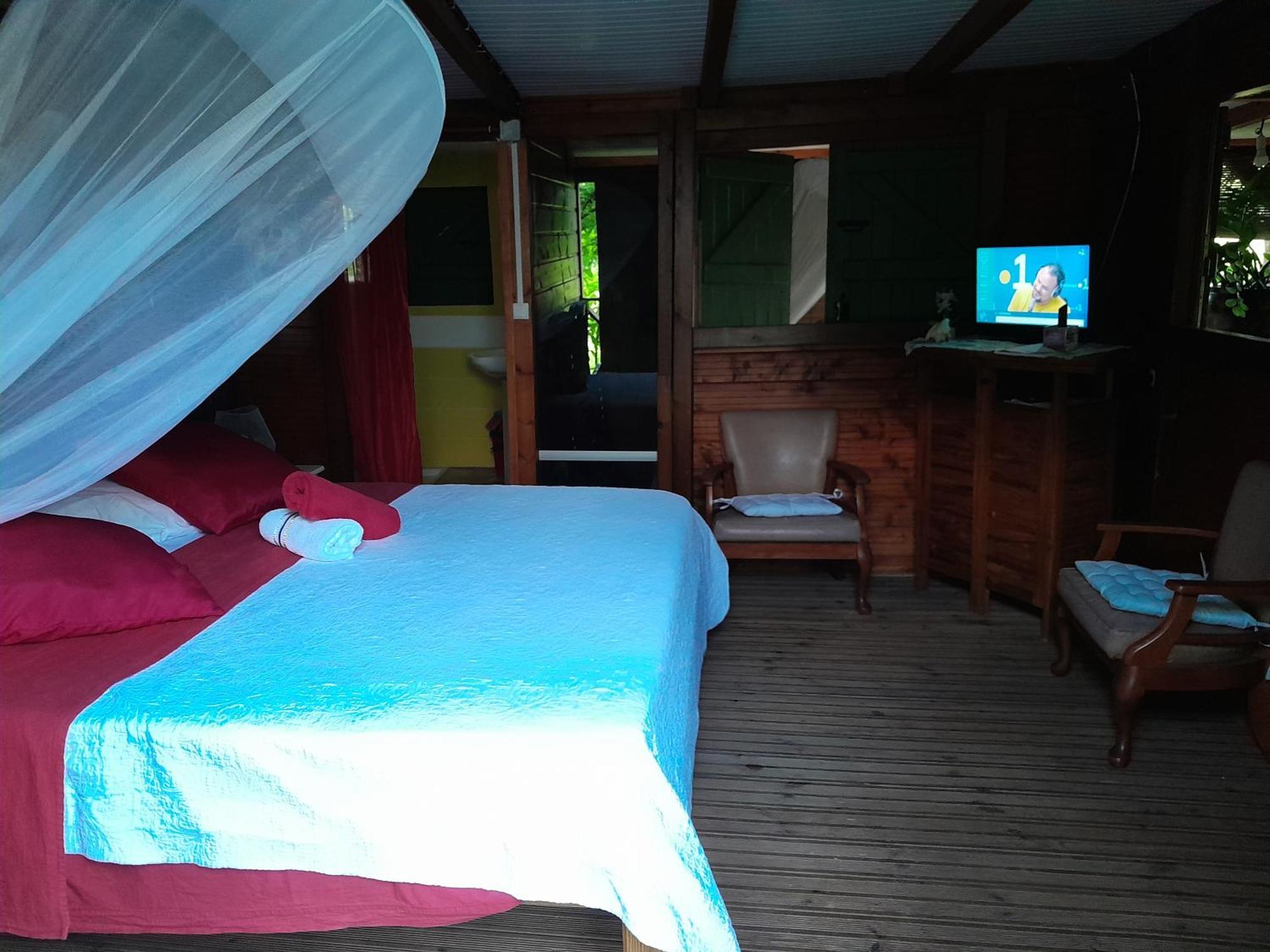 Ankache Hotel Grand-Bourg  Bagian luar foto