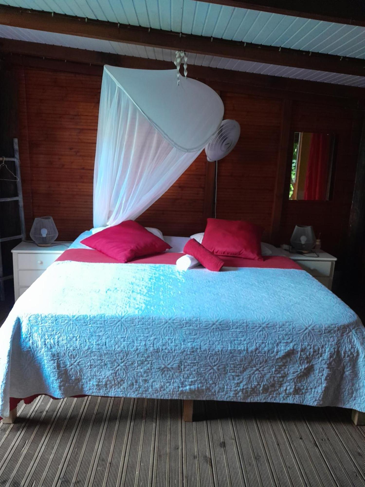 Ankache Hotel Grand-Bourg  Bagian luar foto